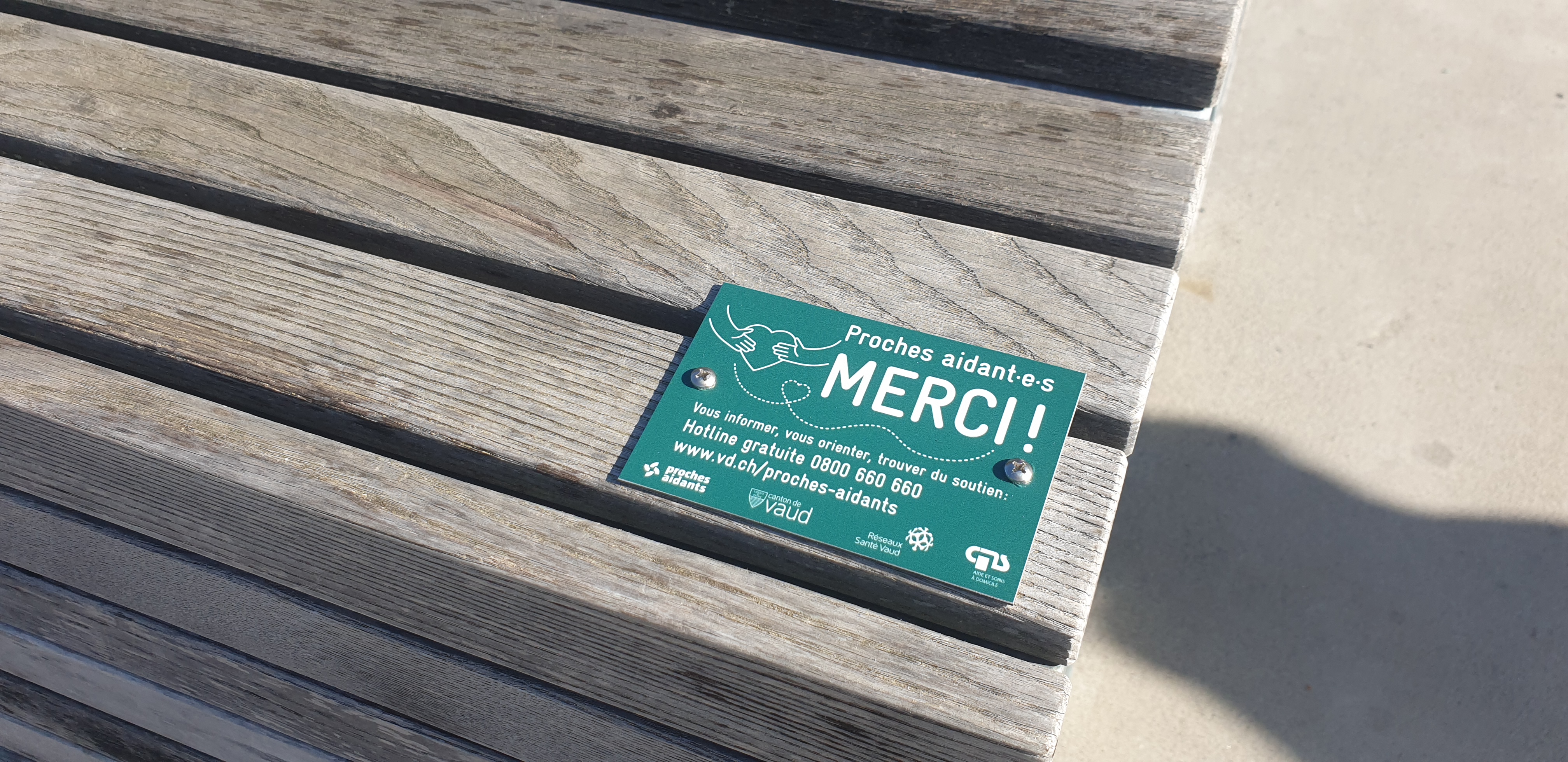 A Rennaz, deux bancs ont été inaugurés en l'honneur des proches aidants